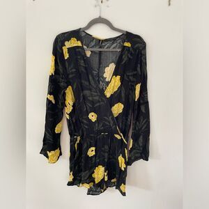 Knot Sisters Crawford Romper size large NWOT